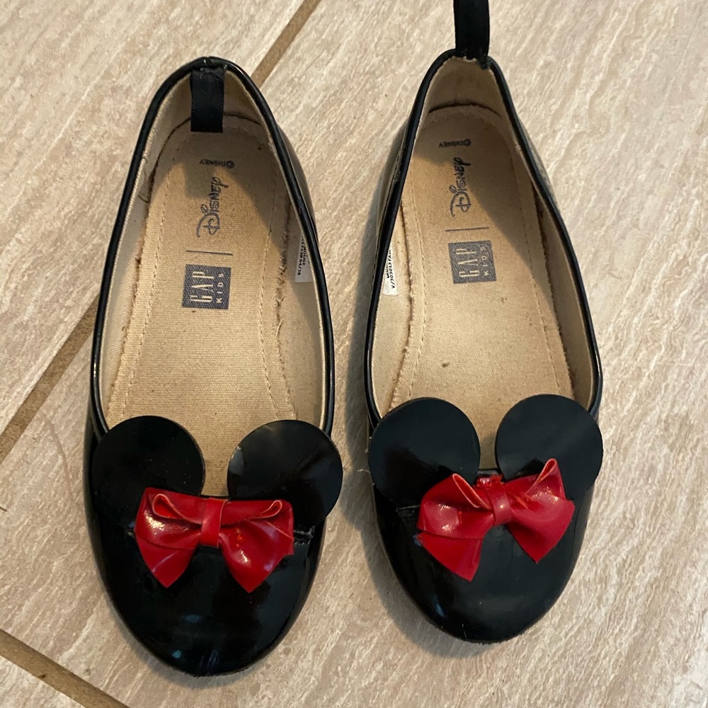 Minnie Mouse gap flats